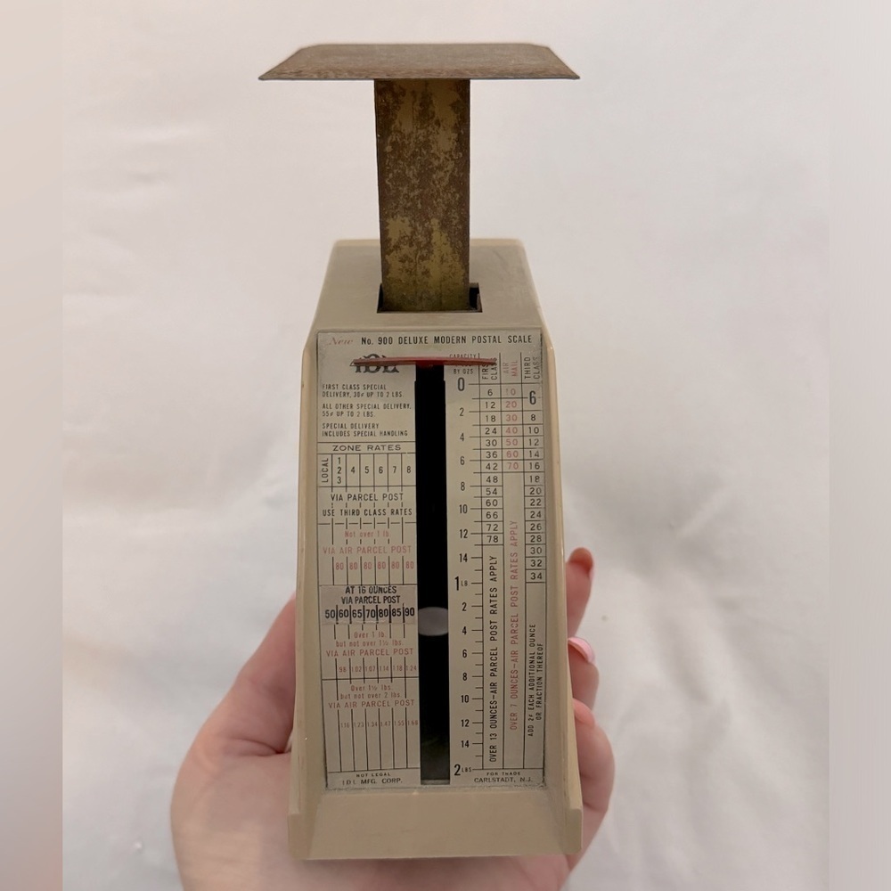 Vintage IDL Deluxe Modern Postal Scale Made in USA Unique Collectible Industrial